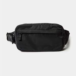 NWOT Main Character Classic Waistpack